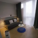 Chłodna 15 *
