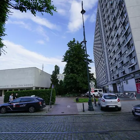 Apartament Chłodna 15 *