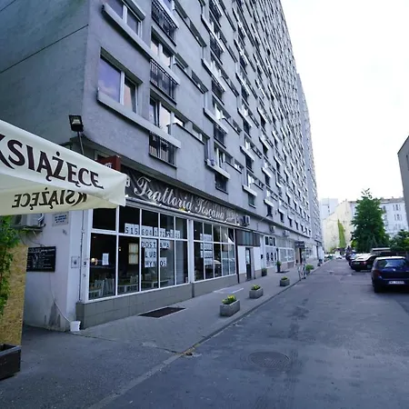 Apartment Chlodna 15 *