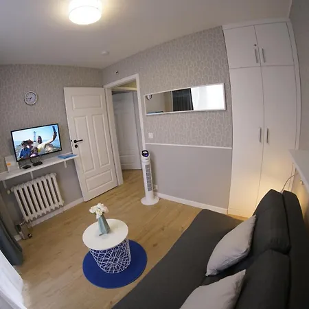 Chlodna 15 * Varsovie