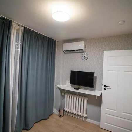 Apartment Chlodna 15 *